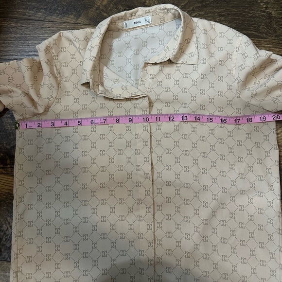 Women’s Mango monogram printed cream button down flowy shirt size 4 - Picture 6 of 8